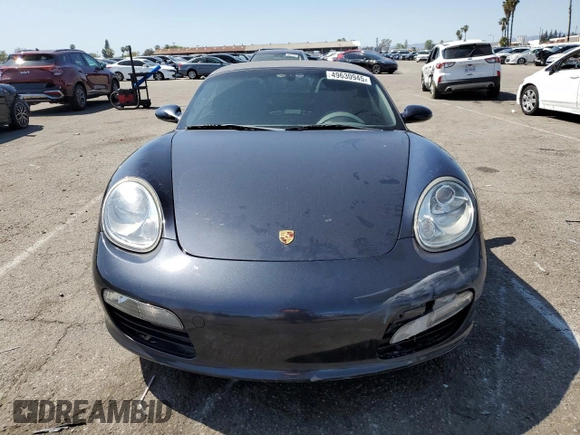 2006 Porsche Boxster z VIN WP0CA29876U712814, wystawiony jako Copart lot #49630945 z przebiegiem 66 044 mil mil oraz Szkoda całkowita • Salvage title. Historia ofert i sprzedaży dostępna na DreamBid. Obrazek 5.