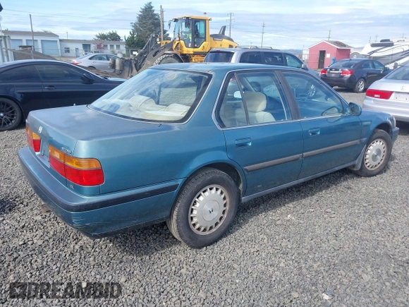 1991 Honda Accord EX with VIN JHMCB7567MC049597, listed as a IAAI auction lot 41996756 with 295,925 mi miles. Bid and sale history available at carsss.com. Image 4.