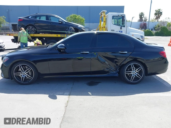 2020 Mercedes-Benz E 350 with VIN W1KZF8DB8LA827586, listed as a IAAI auction lot 42101098 with 66,661 mi miles and . Bid and sale history available at DreamBid. Image 14.