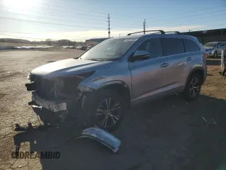 2017 Toyota Highlander LE z VIN 5TDZZRFH5HS195603, wystawiony jako Copart lot #50264785 z przebiegiem 165 116 mil mil oraz Szkoda całkowita • Salvage title. Historia ofert i sprzedaży dostępna na DreamBid. Obrazek 1.