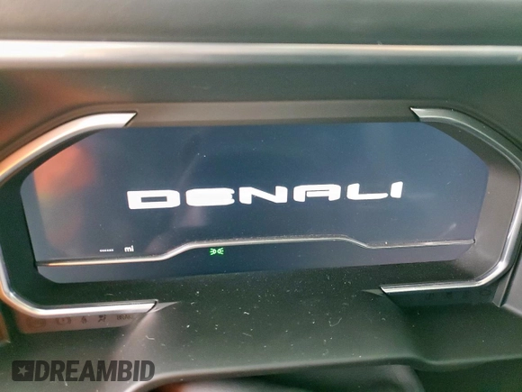 2024 GMC Sierra 2500HD Denali z VIN 1GT49REY3RF284860, wystawiony jako Copart lot #60520235 z przebiegiem Nie podano mil oraz Szkoda całkowita • Salvage title. Historia ofert i sprzedaży dostępna na DreamBid. Obrazek 9.