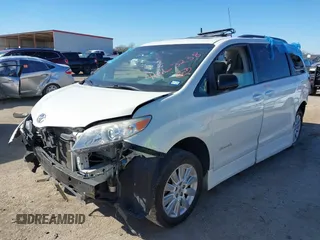 2011 Toyota Sienna XLE AAS with VIN 5TDYK3DCXBS126143, listed as a IAAI auction lot 41663238 with 154,238 mi miles. Bid and sale history available at carsss.com. Image 18.