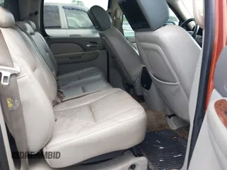 2007 Chevrolet Avalanche LTZ with VIN 3GNEC12J47G121507, listed as a IAAI auction lot 42073141 with Not provided miles and . Bid and sale history available at DreamBid. Image 8.