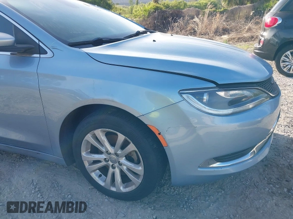 2015 Chrysler 200 Limited with VIN 1C3CCCAB9FN652573, listed as a IAAI auction lot 42073153 with 186,116 mi miles. Bid and sale history available at carsss.com. Image 14.