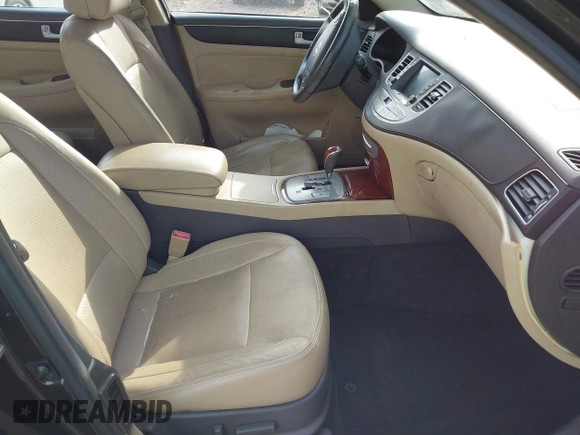 2014 Hyundai Genesis 3.8L z VIN KMHGC4DD2EU260177, wystawiony jako IAAI lot #42092212 z przebiegiem 213 055 mil mil oraz . Historia ofert i sprzedaży dostępna na DreamBid. Obrazek 5.