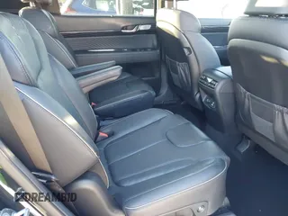 2024 Hyundai Palisade Calligraphy z VIN KM8R74GE4RU653931, wystawiony jako IAAI lot #41803590 z przebiegiem 25 374 mil mil oraz . Historia ofert i sprzedaży dostępna na DreamBid. Obrazek 8.