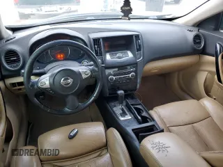 2010 Nissan Maxima SV z VIN 1N4AA5AP5AC856264, wystawiony jako Copart lot #57866675 z przebiegiem 124 448 mil mil oraz Czysty tytuł • Clean title. Historia ofert i sprzedaży dostępna na DreamBid. Obrazek 8.