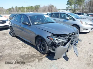2020 Alfa Romeo Giulia with VIN ZARFAMAN2L7624764, listed as a IAAI auction lot 41623824 with 1 mi miles. Bid and sale history available at carsss.com. Image 1.
