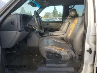 2000 Chevrolet Suburban LT with VIN 3GNEC16T5YG189571, listed as a Copart auction lot 77704644 with 280,021 mi miles and Clean Title. Bid and sale history available at carsss.com. Image 7.