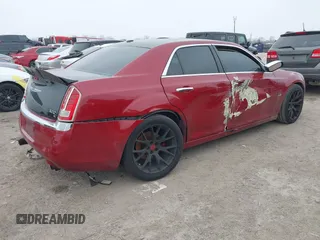 2012 Chrysler 300 C z VIN 2C3CCAET6CH160837, wystawiony jako IAAI lot #41450010 z przebiegiem 201 992 mil mil oraz . Historia ofert i sprzedaży dostępna na DreamBid. Obrazek 4.
