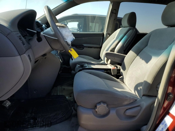 2004 Toyota Sienna CE with VIN 5TDZA23C34S132033, listed as a Copart auction lot 74268894 with 156,065 mi miles and Salvage Title. Bid and sale history available at carsss.com. Image 7.