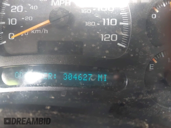 2004 GMC Yukon XL SLE with VIN 3GKEC16Z04G225789, listed as a IAAI auction lot 42058940 with 304,627 mi miles. Bid and sale history available at carsss.com. Image 7.