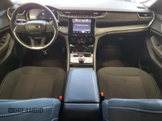 2024 Jeep Grand Cherokee Laredo z VIN 1C4RJHAG0RC159708, wystawiony jako Copart lot #56147465 z przebiegiem 7 221 mil mil oraz Szkoda całkowita • Salvage title. Historia ofert i sprzedaży dostępna na DreamBid. Obrazek 8.