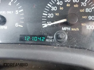 1999 Jeep Cherokee Sport with VIN 1J4FF68SXXL649633, listed as a IAAI auction lot 41992258 with 121,042 mi miles. Bid and sale history available at carsss.com. Image 7.