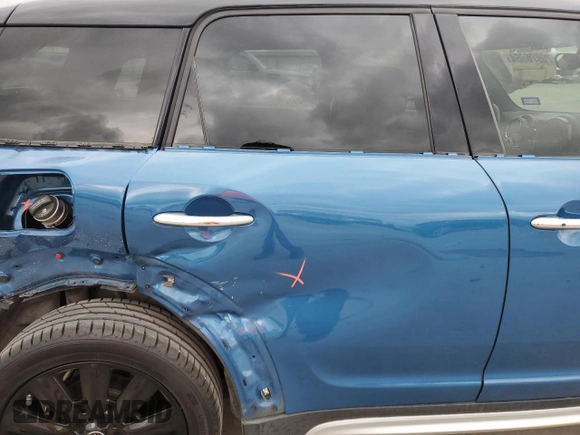 2018 MINI Countryman Cooper S with VIN WMZYT3C30J3E00533, listed as a Copart auction lot 70976664 with 39,469 mi miles and Salvage Title. Bid and sale history available at carsss.com. Image 10.