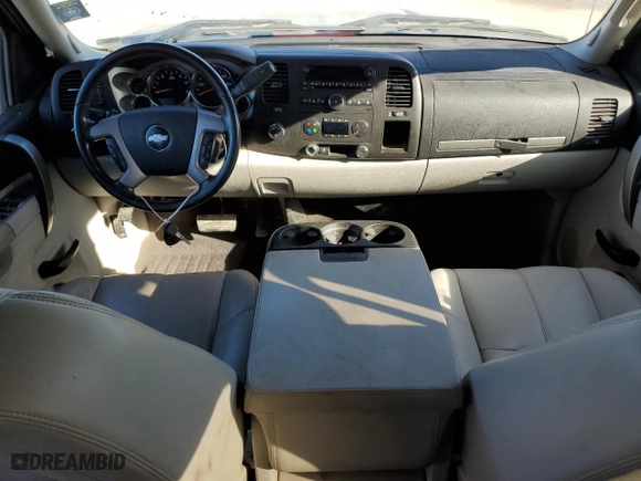 2010 Chevrolet Silverado 1500 LT with VIN 3GCRKSE35AG212891, listed as a Copart auction lot 46553805 with 172,958 mi miles and Salvage Title. Bid and sale history available at carsss.com. Image 8.