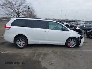 2011 Toyota Sienna LE with VIN 5TDJK3DC7BS029435, listed as a IAAI auction lot 41801955 with 1 mi miles. Bid and sale history available at carsss.com. Image 13.