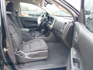 2019 GMC Canyon 4WD SLE with VIN 1GTG6CEN4K1329011, listed as a IAAI auction lot 41920100 with 82,343 mi miles. Bid and sale history available at carsss.com. Image 5.
