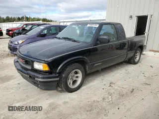 1997 GMC Sonoma SLS with VIN 1GTCS19X3V8528122, listed as a Copart auction lot 79993184 with 131,949 mi miles and Clean Title. Bid and sale history available at carsss.com. Image 1.