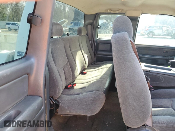2003 Chevrolet Silverado 1500 with VIN 2GCEC19T331319899, listed as a Copart auction lot 88489575 with 325,120 mi miles and Salvage Title. Bid and sale history available at carsss.com. Image 10.