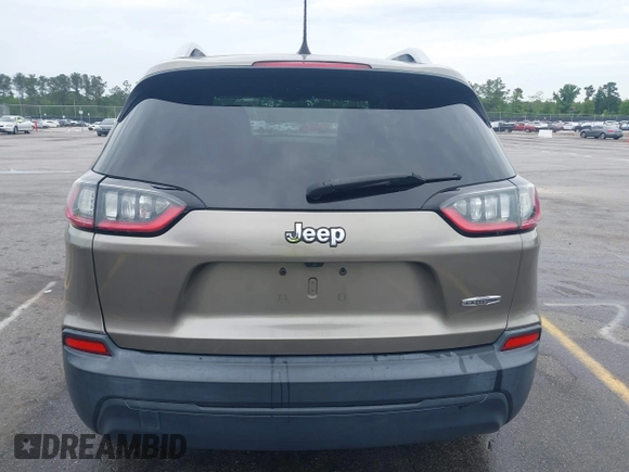 2019 Jeep Cherokee Latitude z VIN 1C4PJLCB2KD120503, wystawiony jako IAAI lot #42206232 z przebiegiem 115 714 mil mil oraz . Historia ofert i sprzedaży dostępna na DreamBid. Obrazek 17.