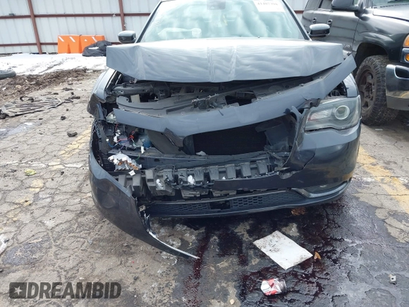 2018 Chrysler 300 with VIN 2C3CCABG0JH253924, listed as a IAAI auction lot 41407398 with 113,013 mi miles. Bid and sale history available at carsss.com. Image 6.