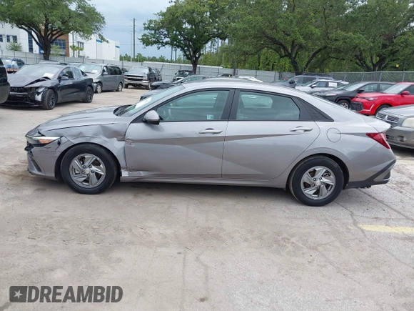 2024 Hyundai Elantra SE z VIN KMHLL4DG5RU645022, wystawiony jako IAAI lot #42651170 z przebiegiem 33 769 mil mil oraz . Historia ofert i sprzedaży dostępna na DreamBid. Obrazek 14.