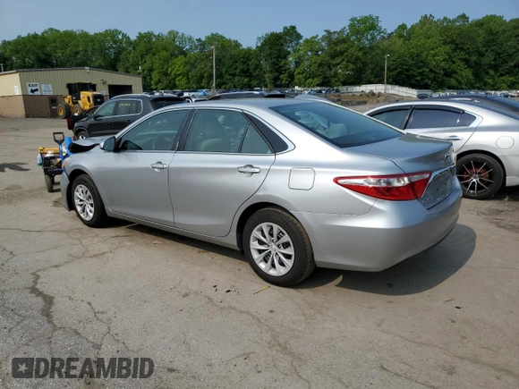 2015 Toyota Camry XLE z VIN 4T4BF1FK2FR512934, wystawiony jako Copart lot #59478725 z przebiegiem 165 935 mil mil oraz Szkoda całkowita • Salvage title. Historia ofert i sprzedaży dostępna na DreamBid. Obrazek 2.