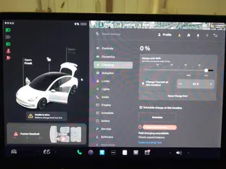 2019 Tesla Model 3 Mid Range z VIN 5YJ3E1EA5KF317542, wystawiony jako IAAI lot #42050461 z przebiegiem 55 054 mil mil oraz . Historia ofert i sprzedaży dostępna na DreamBid. Obrazek 19.