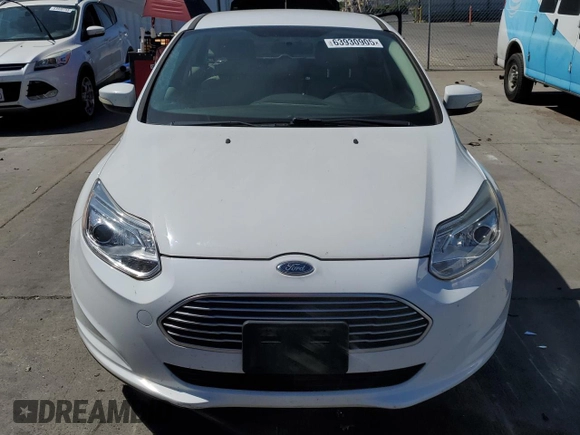 2016 Ford Focus Electric z VIN 1FADP3R47GL216219, wystawiony jako Copart lot #63930905 z przebiegiem 93 985 mil mil oraz Czysty tytuł • Clean title. Historia ofert i sprzedaży dostępna na DreamBid. Obrazek 5.