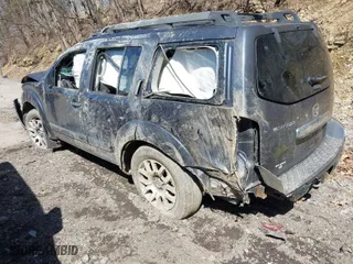 2011 Nissan Pathfinder Silver with VIN 5N1AR1NBXBC615954, listed as a IAAI auction lot 42041602 with 1 mi miles. Bid and sale history available at carsss.com. Image 3.
