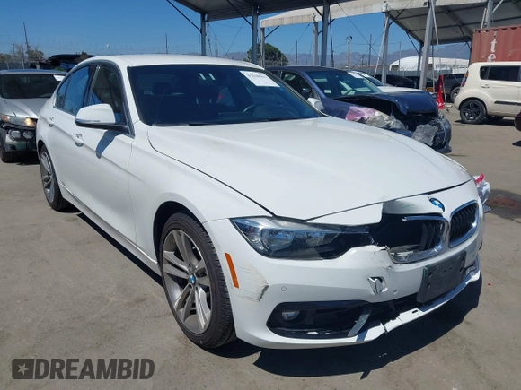 2017 BMW 3 Series 330i с VIN WBA8B9G55HNU50399, выставлен на аукционе IAAI как лот 42630561 с пробегом 60 176 миль миль и . История ставок и продаж доступна на DreamBid. Изображение 1.