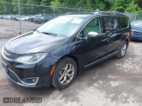 2017 Chrysler Pacifica Limited z VIN 2C4RC1GG3HR566162, wystawiony jako IAAI lot #42375696 z przebiegiem 103 051 mil mil oraz . Historia ofert i sprzedaży dostępna na DreamBid. Obrazek 2.