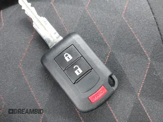 2024 Mitsubishi Mirage ES z VIN ML32AUHJ5RH018781, wystawiony jako IAAI lot #42442703 z przebiegiem 10 749 mil mil oraz . Historia ofert i sprzedaży dostępna na DreamBid. Obrazek 11.