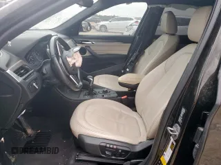 2017 BMW X1 xDrive28i z VIN WBXHT3C35H5F71683, wystawiony jako Copart lot #57761785 z przebiegiem 78 220 mil mil oraz Tytuł czysty. Historia ofert i sprzedaży dostępna na DreamBid. Obrazek 7.