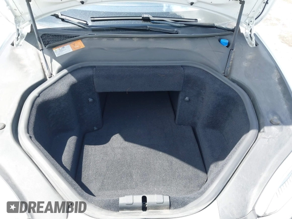 2013 Tesla Model S с VIN 5YJSA1AC8DFP10260, выставлен на аукционе IAAI как лот 42545156 с пробегом 121 329 миль миль и . История ставок и продаж доступна на DreamBid. Изображение 10.