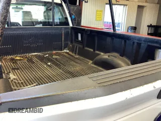 2017 Ford F-150 XL с VIN 1FTMF1C83HKD40833, выставлен на аукционе IAAI как лот 42317672 с пробегом 200 433 миль миль и . История ставок и продаж доступна на DreamBid. Изображение 1.