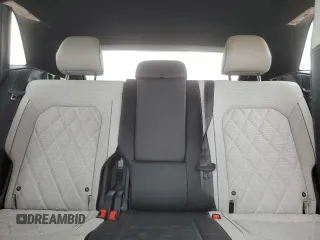 2024 Volkswagen Atlas SEL Premium R-Line с VIN 1V2FE2CA9RC205256, выставлен на аукционе Copart как лот 50717495 с пробегом 22 786 миль миль и Списание • Salvage title. История ставок и продаж доступна на DreamBid. Изображение 10.