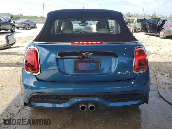 2024 MINI Convertible Cooper S z VIN WMW43DL04R3S24716, wystawiony jako Copart lot #63449955 z przebiegiem 11 863 mil mil oraz Nie do naprawy • Non repairable. Historia ofert i sprzedaży dostępna na DreamBid. Obrazek 6.