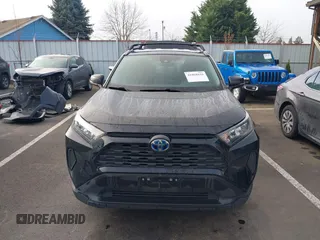 2021 Toyota RAV4 Hybrid LE with VIN 4T3M6RFV8MU028461, listed as a IAAI auction lot 41868616 with 80,233 mi miles. Bid and sale history available at carsss.com. Image 13.