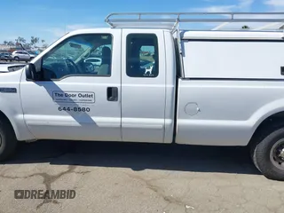 2001 Ford Super Duty F-250 XL with VIN 1FTNX20S11EA60775, listed as a IAAI auction lot 41631692 with 151,485 mi miles. Bid and sale history available at carsss.com. Image 14.