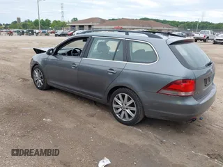2011 Volkswagen Jetta SE with VIN 3VWPX7AJ3BM686901, listed as a IAAI auction lot 42561729 with 103,737 mi miles and . Bid and sale history available at DreamBid. Image 3.