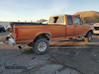 1994 Ford F-250 with VIN 1FTHX25F2RKB78761, listed as a Copart auction lot 85764054 with 223,641 mi miles and Salvage Title. Bid and sale history available at carsss.com. Image 3.
