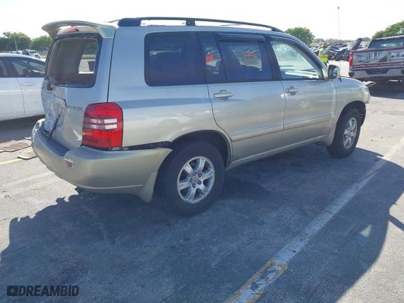 2002 Toyota Highlander with VIN JTEGF21A120071643, listed as a IAAI auction lot 41593796 with 157,608 mi miles. Bid and sale history available at carsss.com. Image 4.