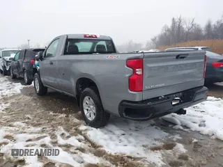 2025 Chevrolet Silverado 1500 with VIN 3GCNKAEK9SG135962, listed as a IAAI auction lot 41557952 with 901 mi miles and . Bid and sale history available at DreamBid. Image 3.