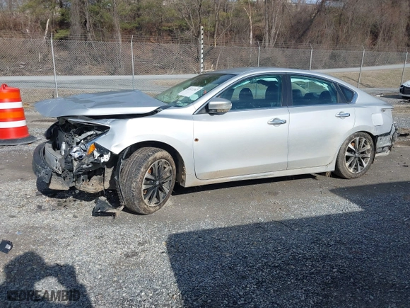 2018 Nissan Altima 2.5 SV with VIN 1N4AL3AP4JC167847, listed as a IAAI auction lot 41522367 with 129,215 mi miles. Bid and sale history available at carsss.com. Image 14.