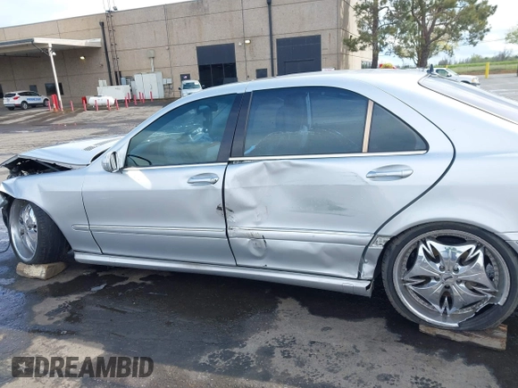 2001 Mercedes-Benz S 320/430/500 with VIN WDBNG70J51A197017, listed as a IAAI auction lot 41936977 with Not Provided miles and . Bid and sale history available at carsss.com. Image 14.