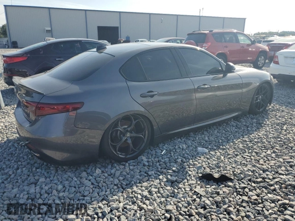 2018 Alfa Romeo Giulia Ti Sport with VIN ZARFAECN2J7597825, listed as a Copart auction lot 64125035 with 92,565 mi miles and Clean title. Bid and sale history available at DreamBid. Image 3.