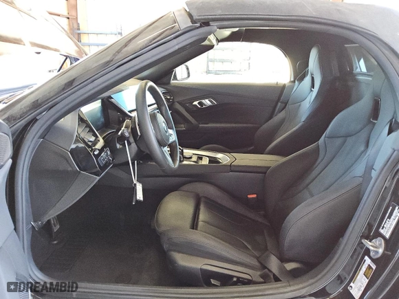 2025 BMW Z4 sDrive30i with VIN WBAHF3C01SWY40624, listed as a Copart auction lot 85969224 with 0 mi miles and Clean Title. Bid and sale history available at carsss.com. Image 7.