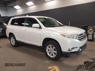 2011 Toyota Highlander z VIN 5TDBK3EH3BS053617, wystawiony jako IAAI lot #41921493 z przebiegiem 268 727 mil mil oraz . Historia ofert i sprzedaży dostępna na DreamBid. Obrazek 1.
